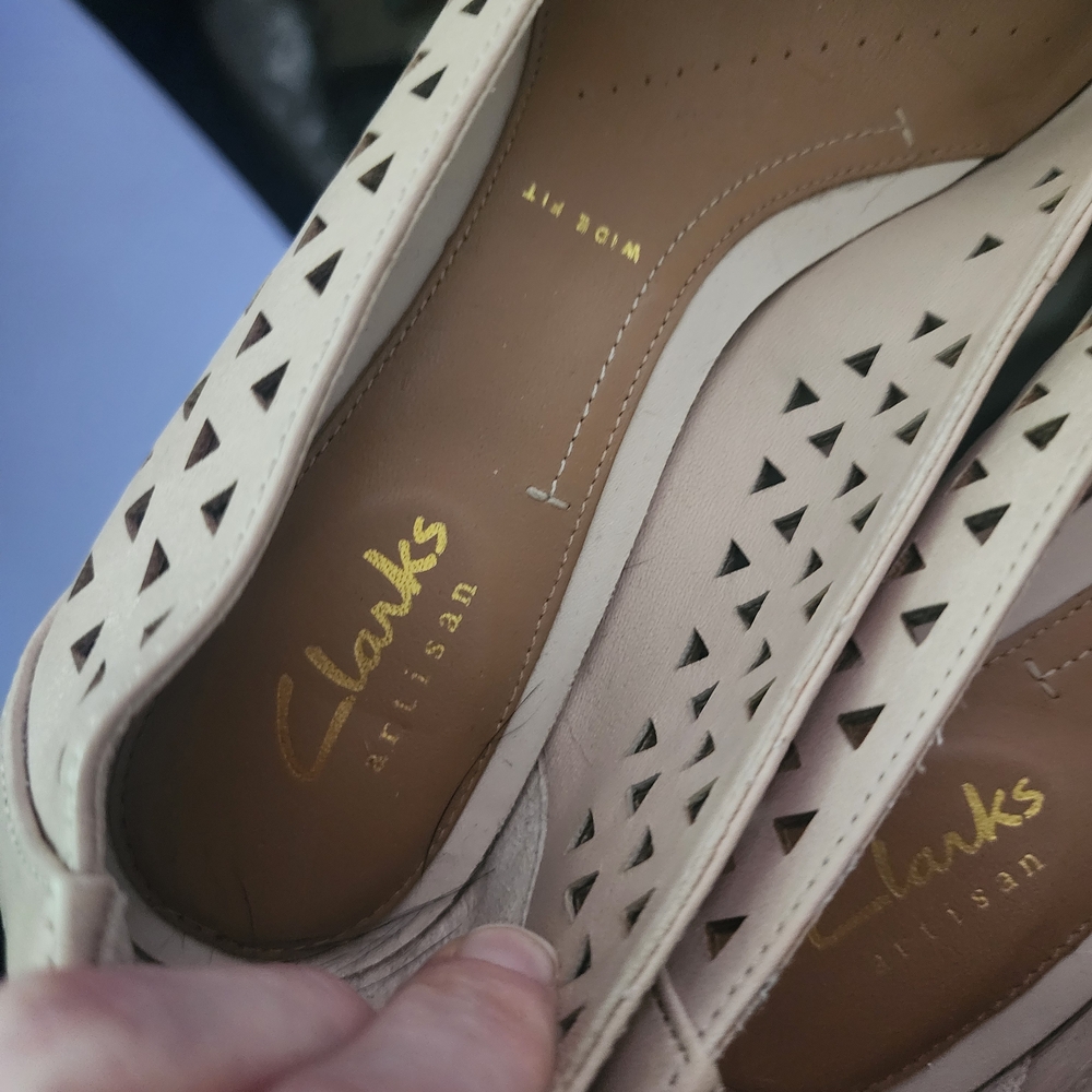 Clarks Artisan Beige Women's Heel